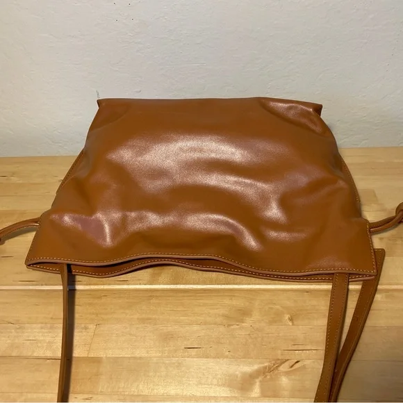 Quince Caramel Crossbody Bag - Picture 7 of 16
